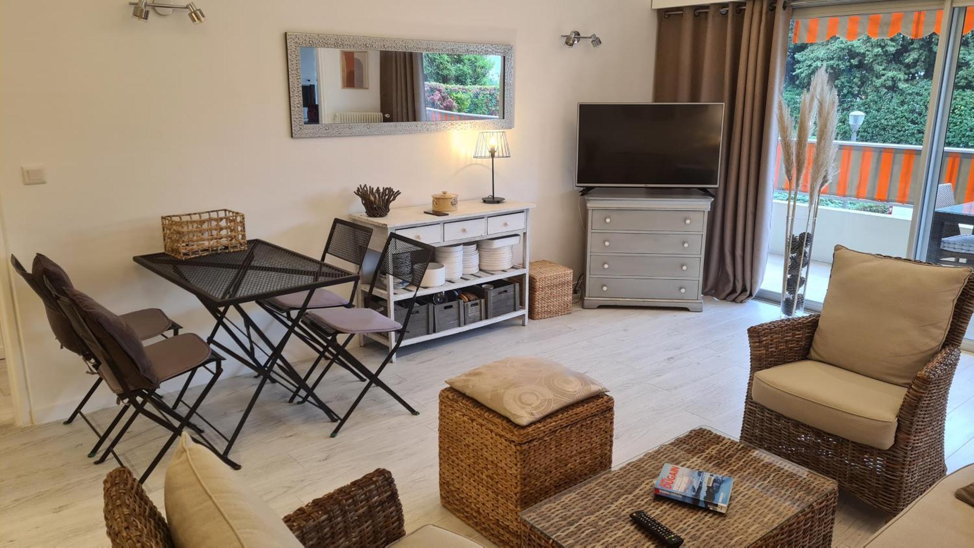 T2 De Vacances, Apartment Antibes